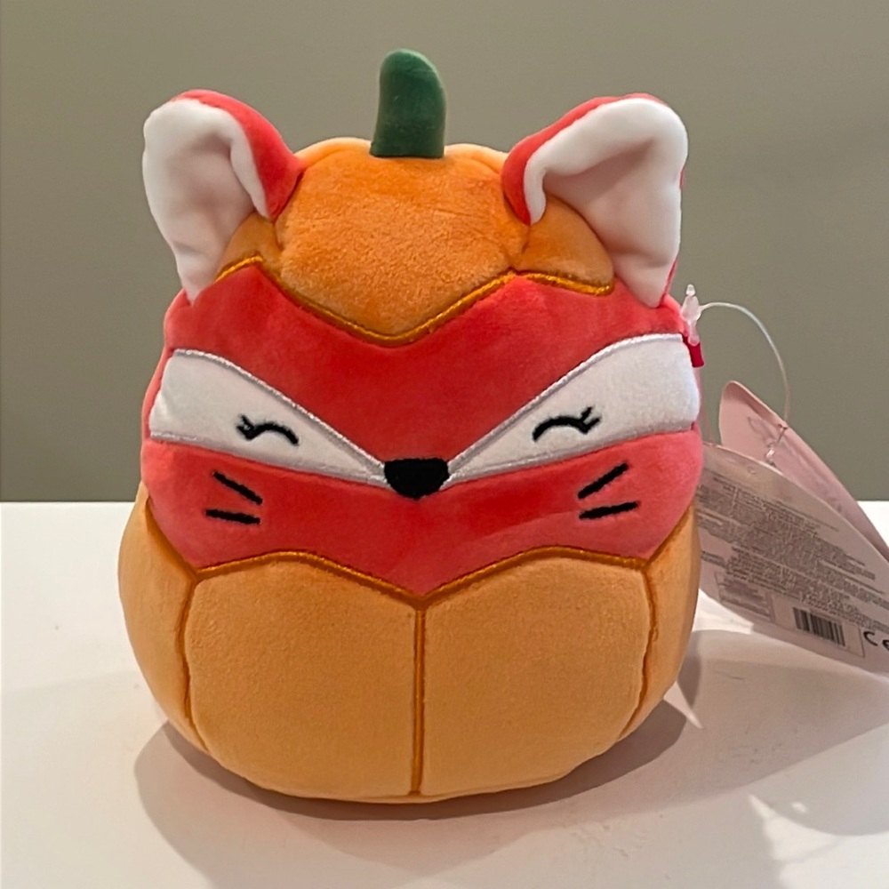 NWT 5” Fifi the Fox in Pumpkin Halloween Squishmallow